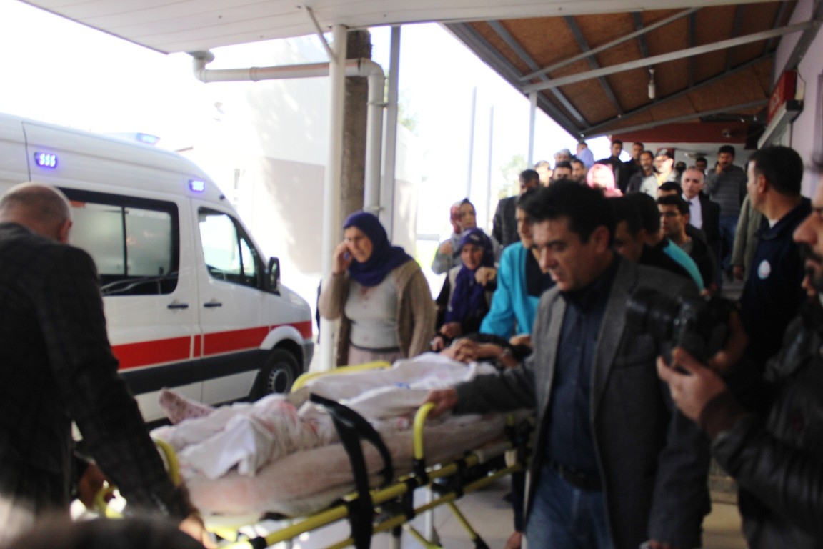 Ceylanpınar’da öğrenci servisi kaza yaptı:  10 Yaralı
